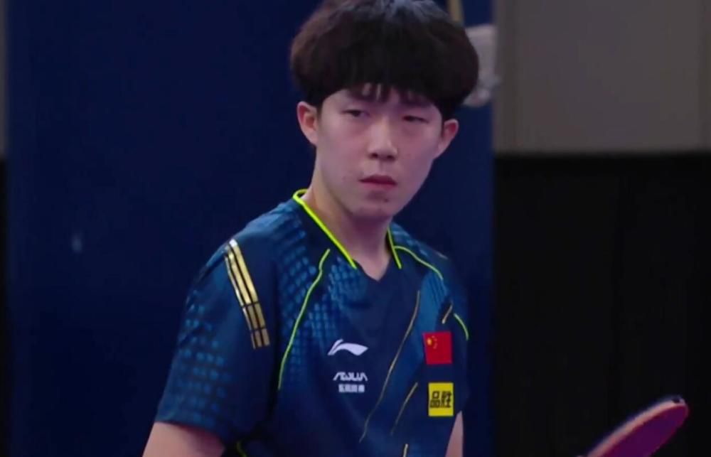今天是球王贝利逝世一周年纪念日，FIFA官推晒照缅怀今天是巴西传奇球星贝利逝世一周年纪念日，国际足联官推也晒出球员年轻时的照片缅怀，配文写道：“我们跟这位足坛传奇说再见已经过去一年了。